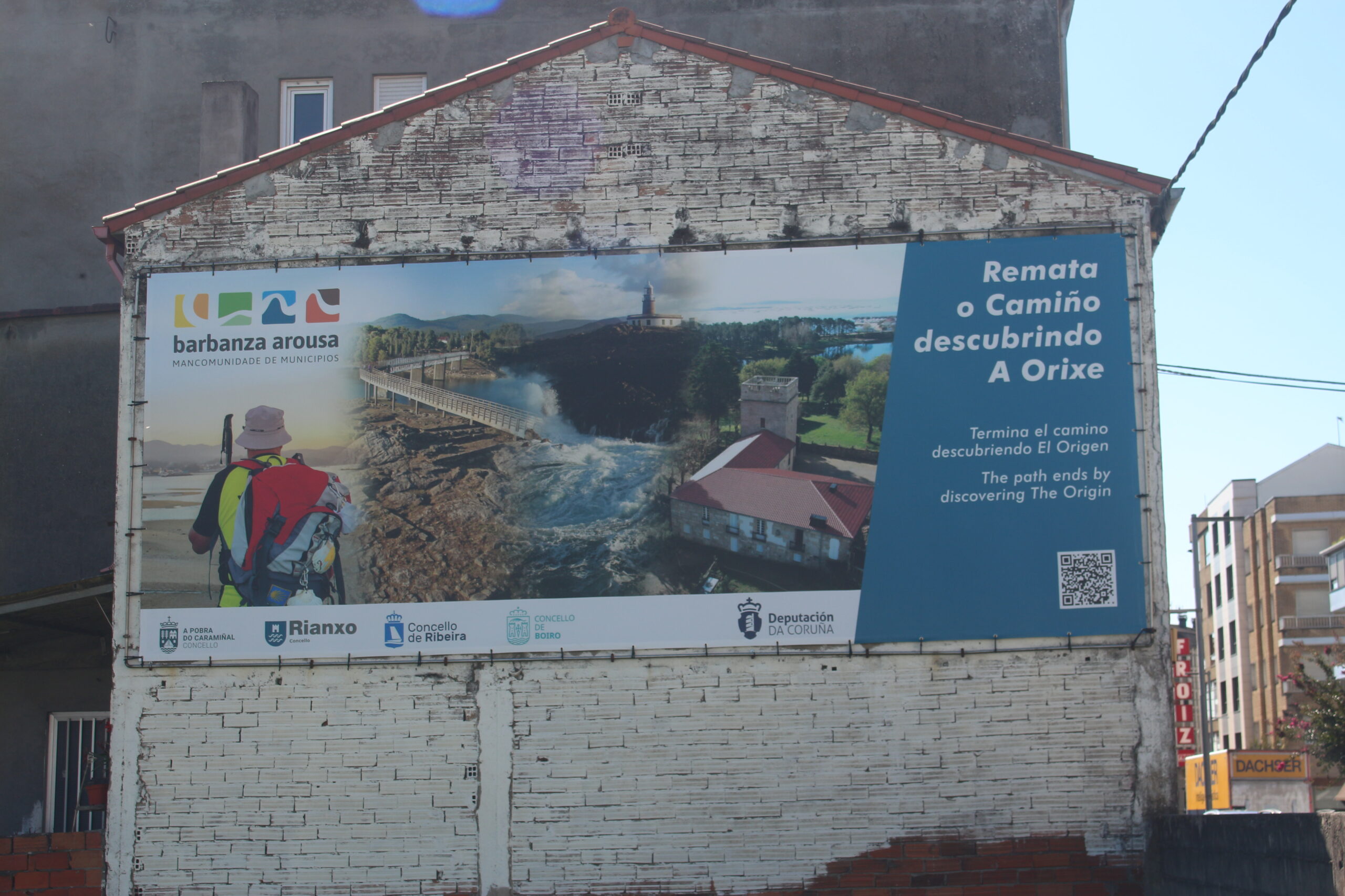 Fachada muy visible en Arzúa